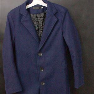 Brand new light trench coat. Asian size L. Fits like a MEDIUM. Good quality/cozy